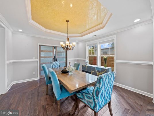 Chandelier, Dining room, Interior, Recessed Lighting, Wood Texture Flooring
