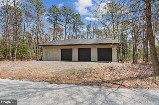 Detached Garage, Exterior