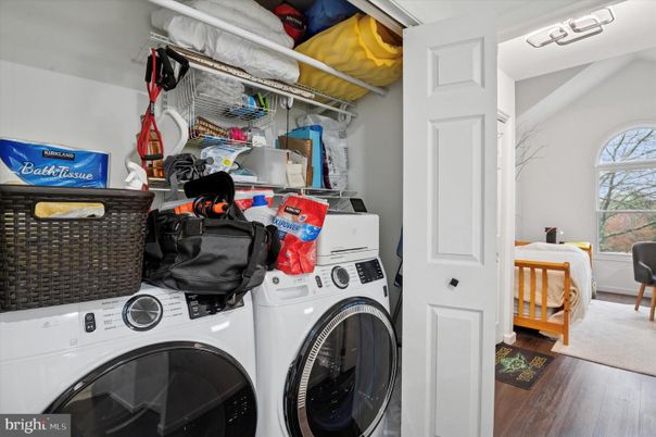 Interior, Utility Closets, Washer, Wood Texture Flooring