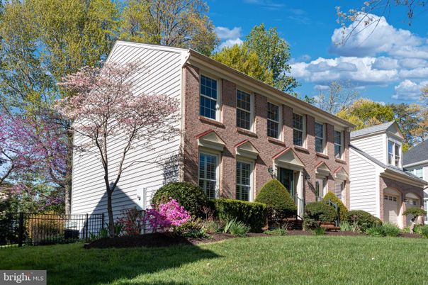 Exterior, Facade, Brick Facade, Georgian