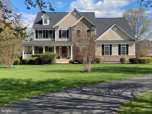 Exterior, Facade, Farmhouse