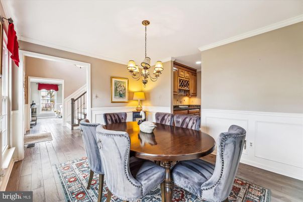 Chandelier, Dining room, Interior, Recessed Lighting, Wood Texture Flooring
