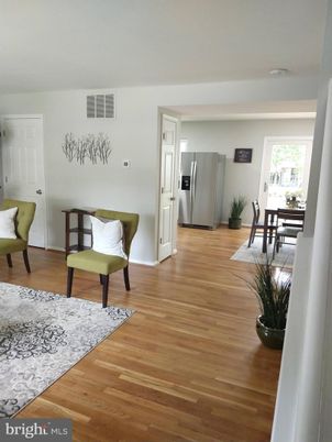 Dining room, Interior, Kitchen, Stainless Steel Appliances, Wood Texture Flooring