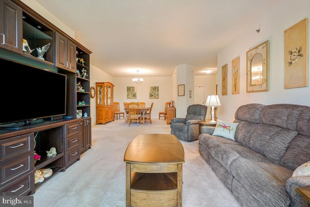 Chandelier, Dining room, Interior, Living room