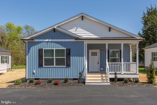 Exterior, Facade, Farmhouse
