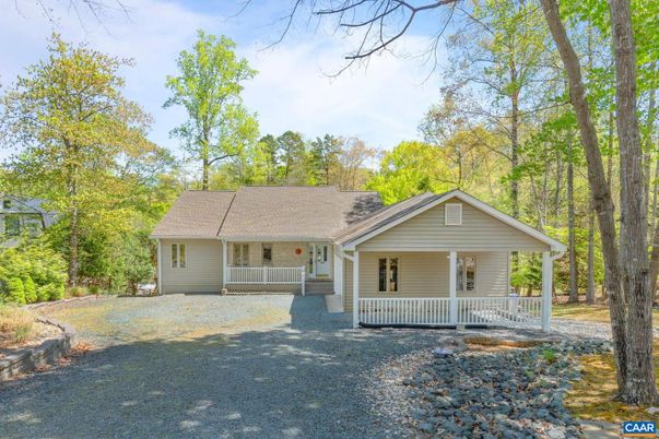 Backyard, Exterior, Facade, Ranch