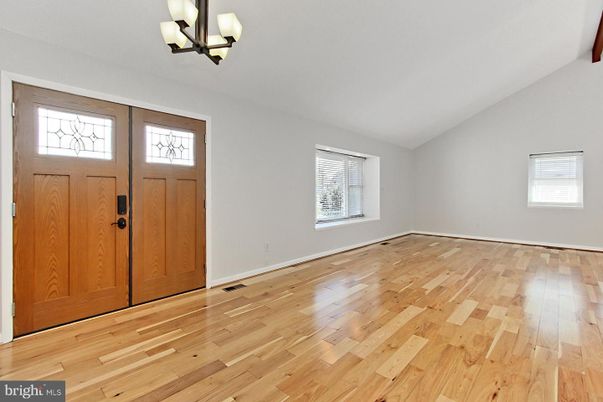 Chandelier, Empty room, Interior, Wood Texture Flooring