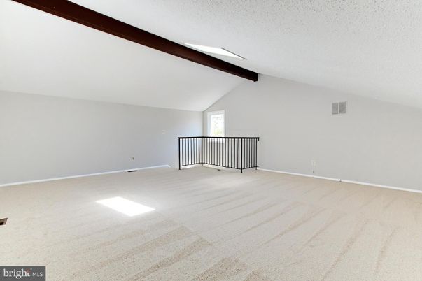 Empty room, Interior, Wooden Beams