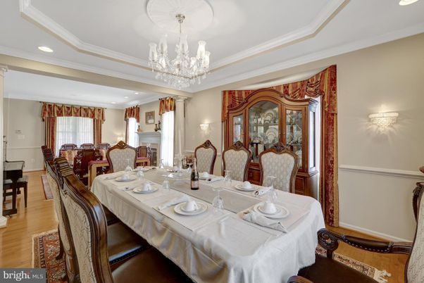 Chandelier, Dining room, Interior, Recessed Lighting, Wood Texture Flooring