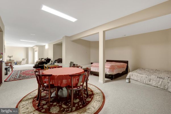 Bedroom, Dining room, Interior, Recessed Lighting