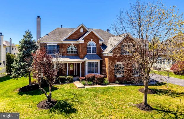 Exterior, Facade, Brick Facade, Brick Traditional