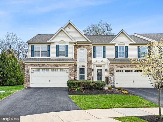 Attached, Exterior, Facade, Brick Facade, Farmhouse