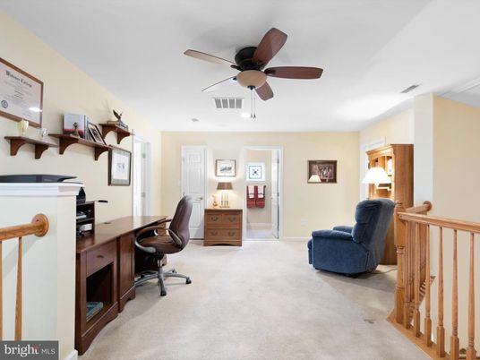 Home Office, Interior