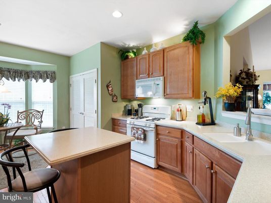 Dining room, Interior, Kitchen, Recessed Lighting, Wood Texture Flooring