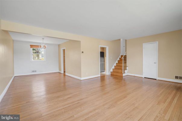 Empty room, Interior, Pendant Lights, Wood Texture Flooring