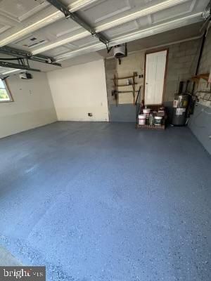 Garage, Interior