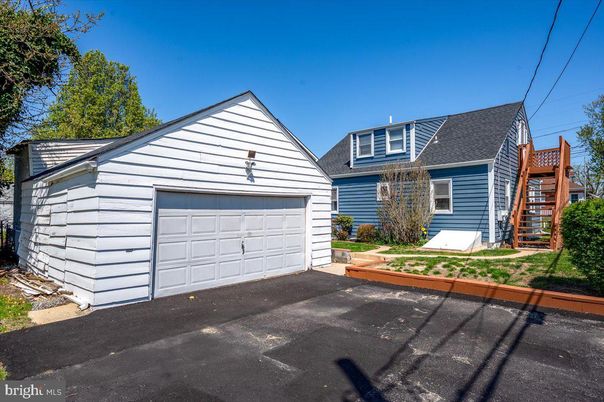 Detached Garage, Exterior