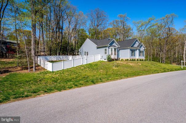 Backyard, Exterior, Facade, Cape Cod