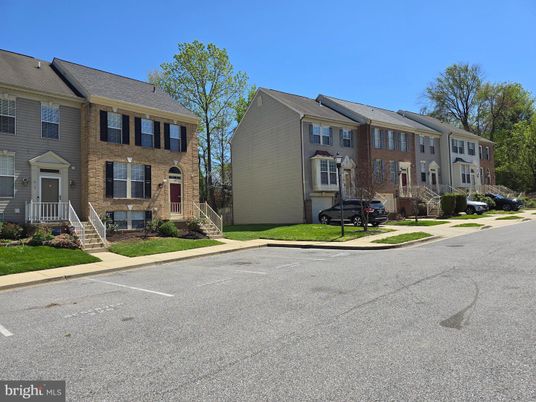 Exterior, Facade, Brick Facade, Georgian
