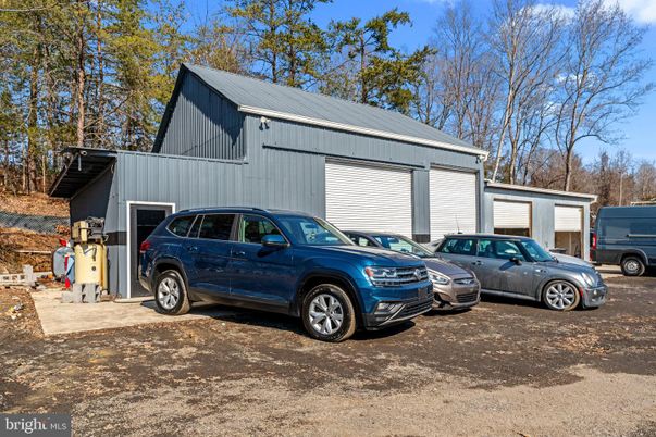 Detached Garage, Exterior