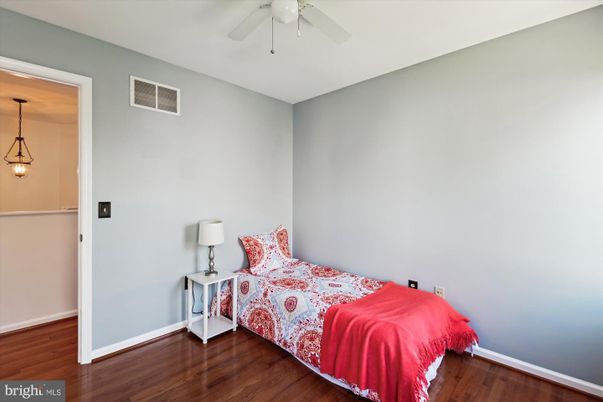 Bedroom, Interior, Pendant Lights, Wood Texture Flooring