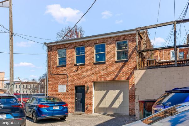Attached, Exterior, Facade, Brick Facade, Rowhouse