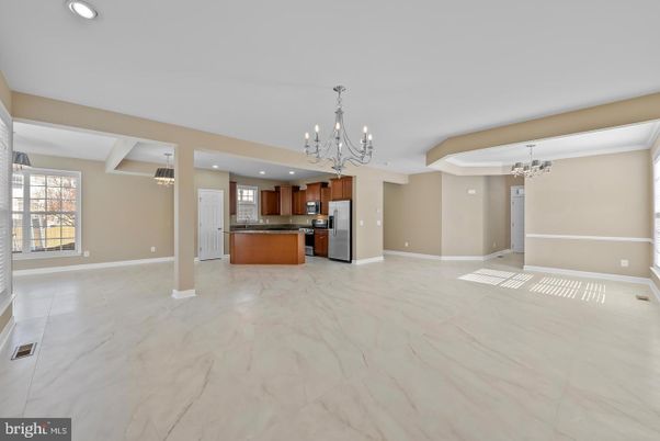 Chandelier, Interior, Kitchen, Marble, Recessed Lighting, Stainless Steel Appliances
