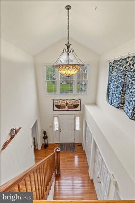 Interior, Pendant Lights, Wood Texture Flooring