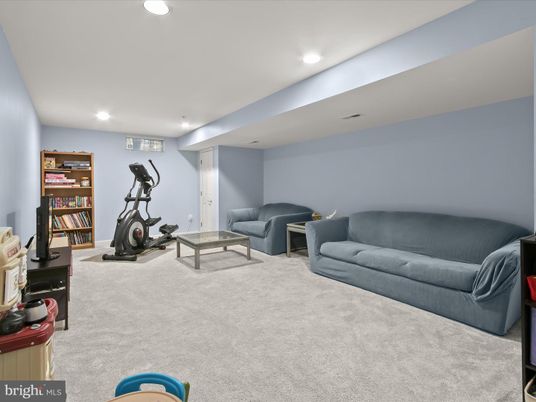Fitness Equipment, Interior, Living room, Recessed Lighting