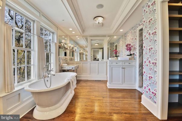 Bathroom, Chandelier, Free Standing Baths, Interior, Recessed Lighting, Wood Texture Flooring