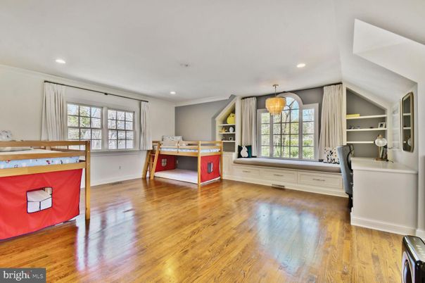 Interior, Pendant Lights, Recessed Lighting, Wood Texture Flooring