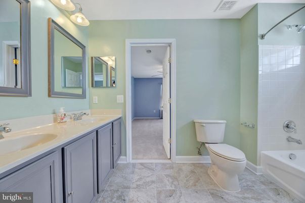 Bathroom, Dual Sink Vanities, Interior