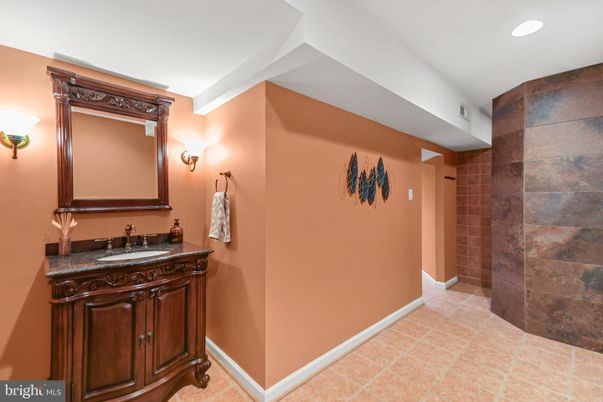 Bathroom, Interior, Recessed Lighting