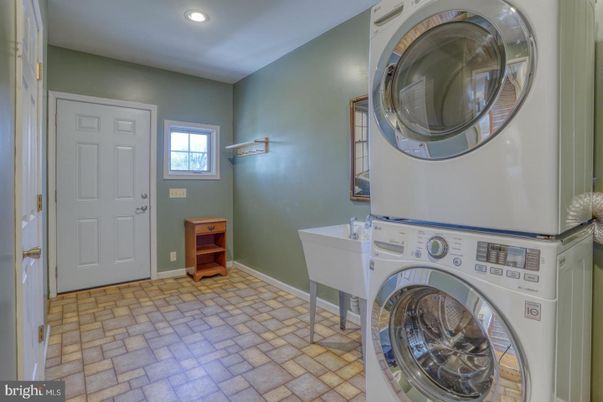 Interior, Recessed Lighting, Utility Closets, Washer