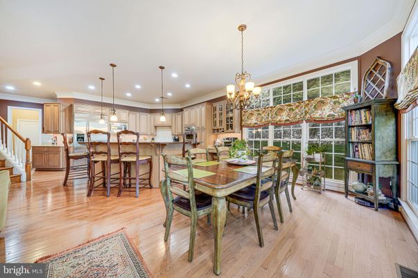 Chandelier, Dining room, Interior, Kitchen, Pendant Lights, Recessed Lighting, Wood Texture Flooring