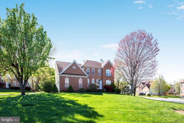 Backyard, Exterior, Facade, Brick Facade, French Provincial