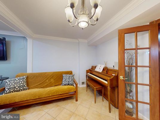 Chandelier, Interior, Piano