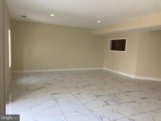 Empty room, Interior, Marble, Recessed Lighting