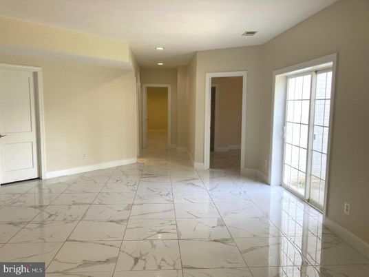 Empty room, Interior, Marble, Recessed Lighting