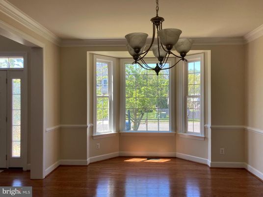 Chandelier, Empty room, Interior, Wood Texture Flooring