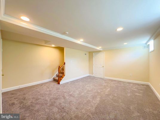 Empty room, Interior, Recessed Lighting