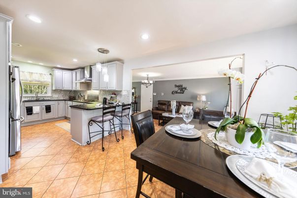 Chandelier, Dining room, Interior, Kitchen, Pendant Lights, Recessed Lighting
