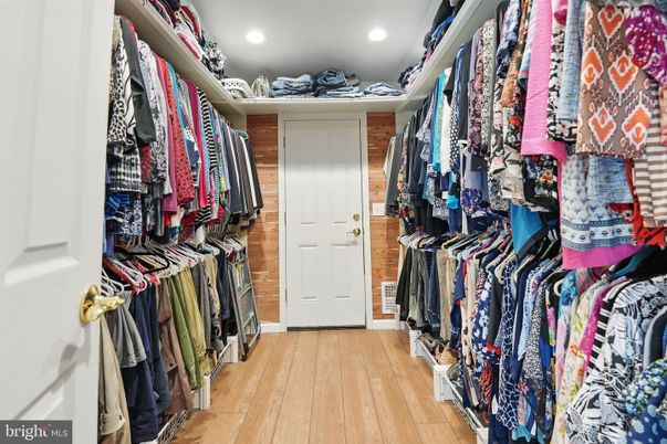 Interior, Recessed Lighting, Walk-in Closets, Wood Texture Flooring