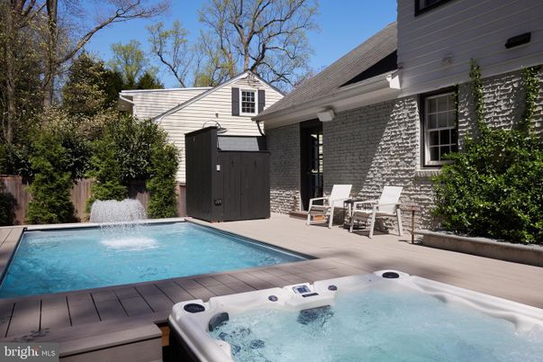 Exterior, Hot Tub, Pool