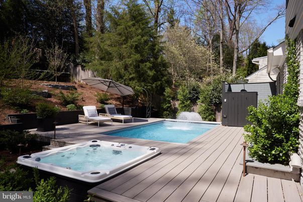 Exterior, Hot Tub, Pool