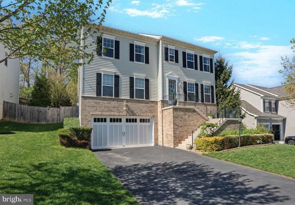 Attached, Exterior, Facade, Brick Facade, Rowhouse