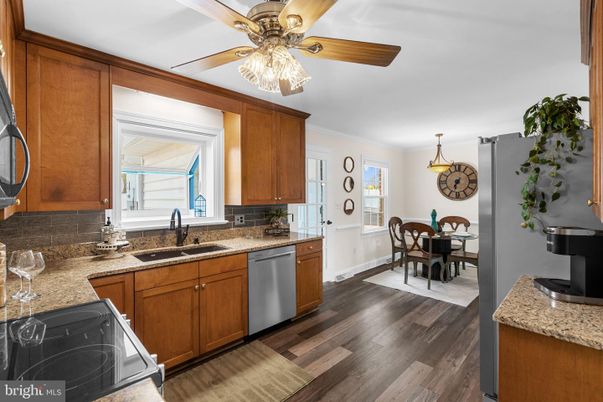 Dining room, Interior, Kitchen, Pendant Lights, Wood Texture Flooring