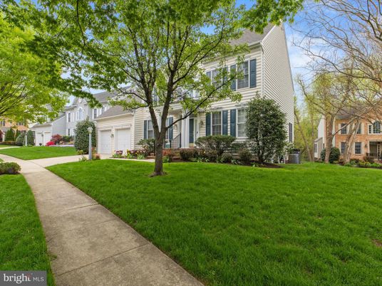 Attached, Backyard, Exterior, Facade, Georgian