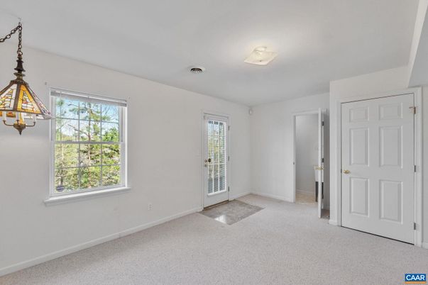 Empty room, Interior, Pendant Lights