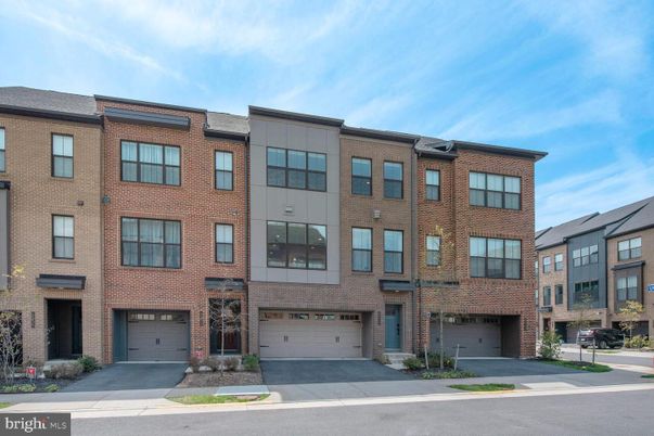 Attached, Exterior, Facade, Brick Facade, Rowhouse